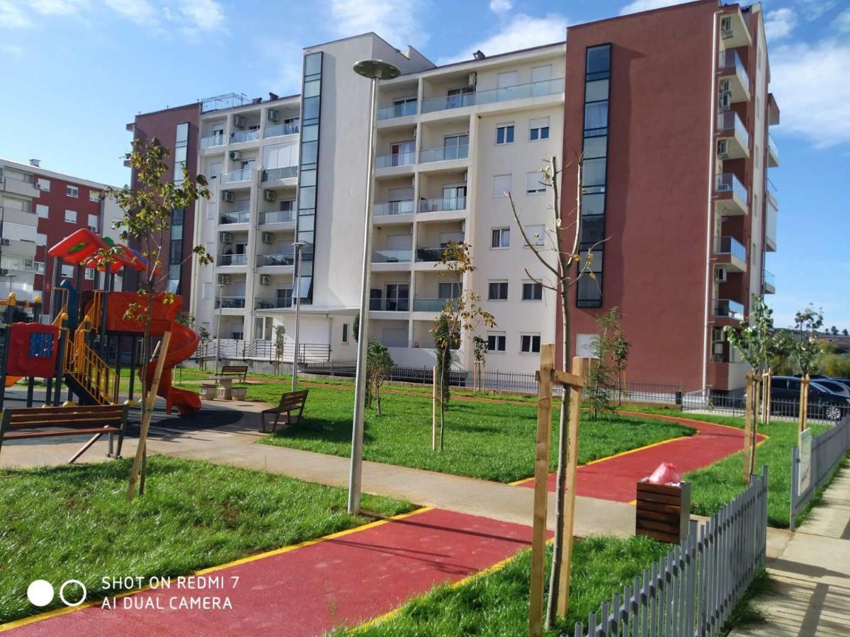 Aga Apartman Podgorica Exterior foto