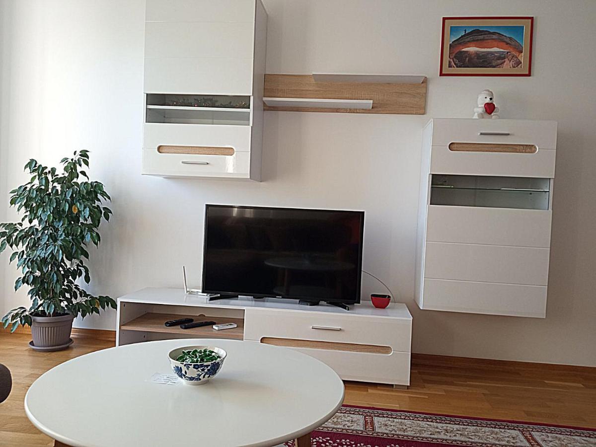 Aga Apartman Podgorica Exterior foto
